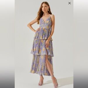 ASTR Zaida Floral Tiered Pleated Midi Dress